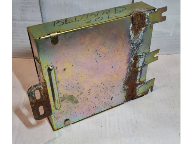 Řídící jednotka A11686C32 Nissan Bluebird 1989