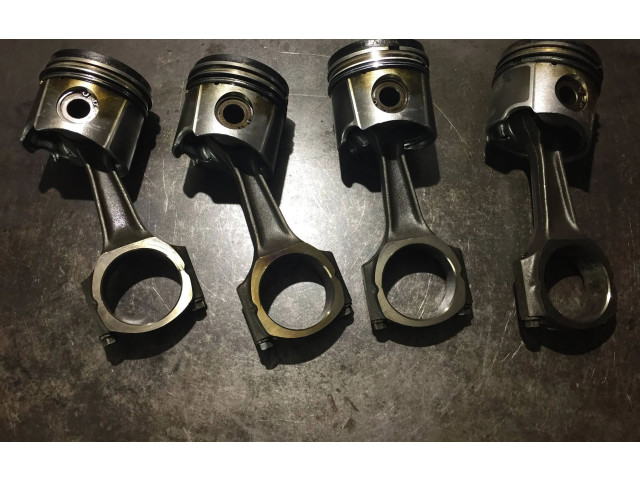  Поршень с шатуном  084157  Land Rover Freelander  