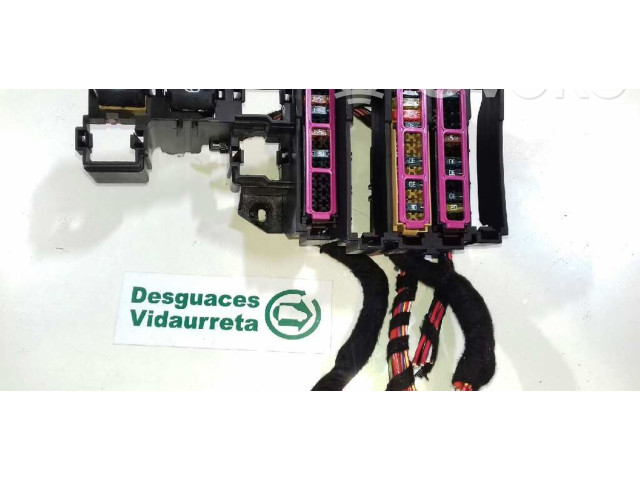 Блок предохранителей Audi Q5 SQ5