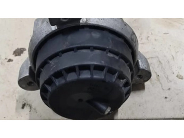 Подушка двигателя