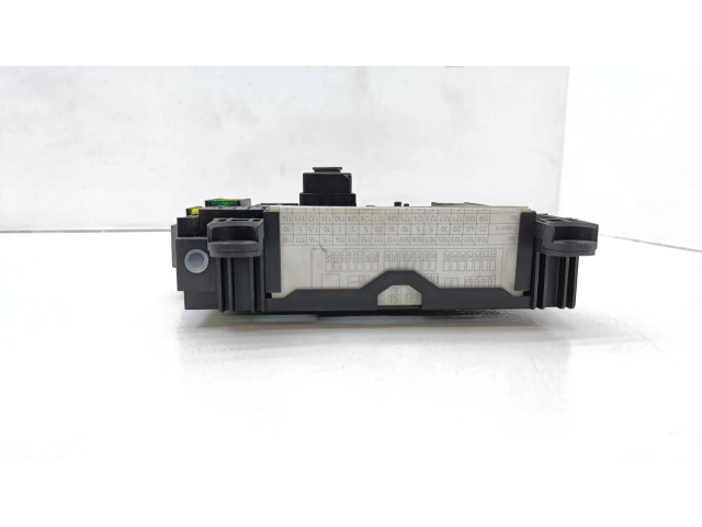 Pojistková skříňka 9210857 BMW 7 F01 F02 F03 F04 2010