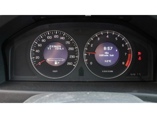 Панель приборов 31270898, 31270898   Volvo V70       