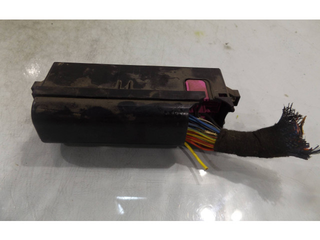 Блок предохранителей Skoda Fabia Mk2 (5J)