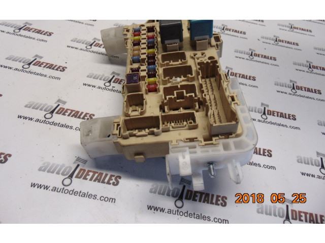 Блок предохранителей 89221-0F010 Toyota Corolla Verso E121