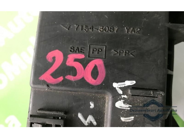 Блок предохранителей 7154-3087, 7154-3087YA2 Nissan Vanette