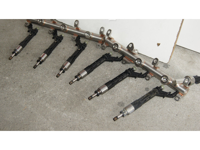 Vstřikovač 06M906036R Audi A8 S8 D5