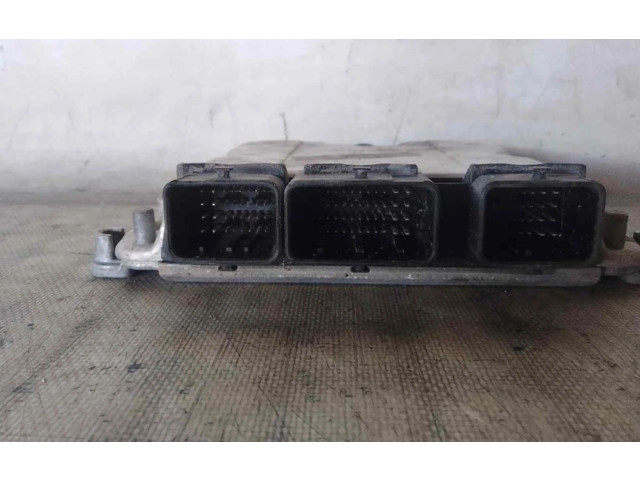 Блок управления двигателя 281010815   Peugeot Expert