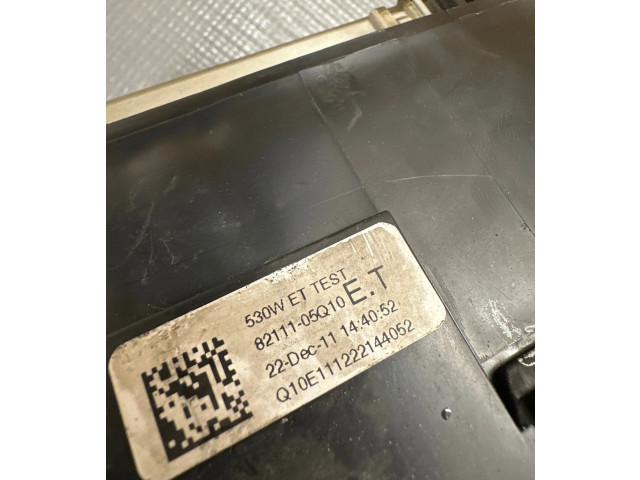 Pojistková skříňka 8211105Q10 Toyota Avensis T270 2013