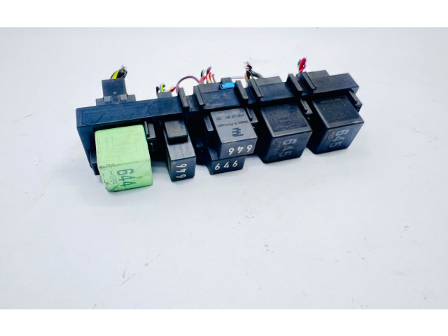 Pojistková skříňka 7N0937503A Volkswagen Tiguan 2008