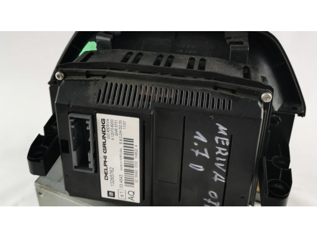 Радио/ проигрыватель CD/DVD / навигация