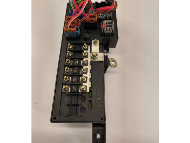 Блок предохранителей 9452993, 518322110 Volvo V70