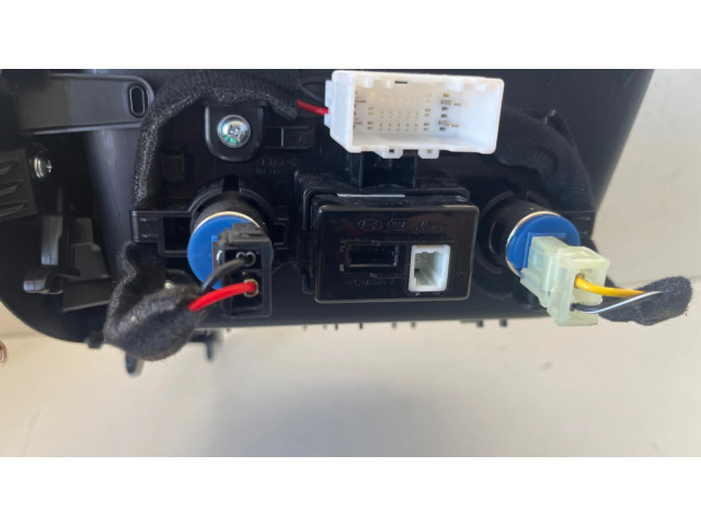 Другая центральная деталь консоли (туннеля)