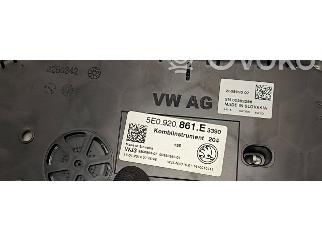 Панель приборов 5E0920861E   Skoda Octavia Mk3 (5E)       