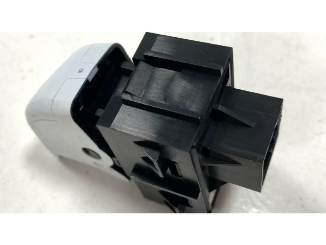 Включатель ручного тормоза