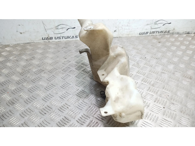 Бачок оконной жидкости    