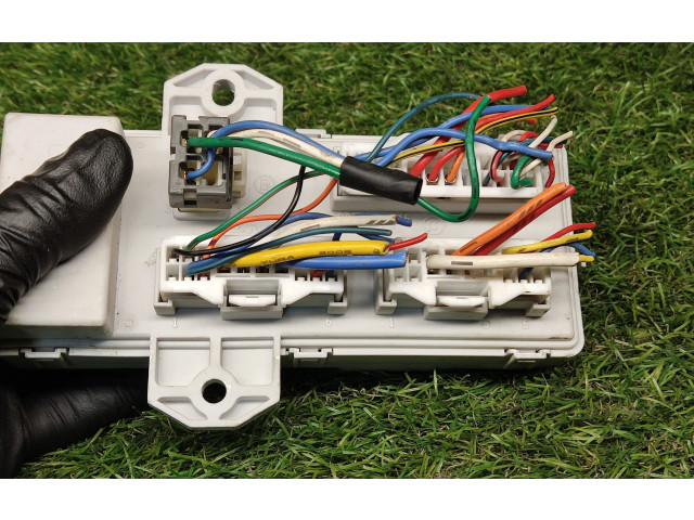 Блок предохранителей 911703E920   KIA Sorento    