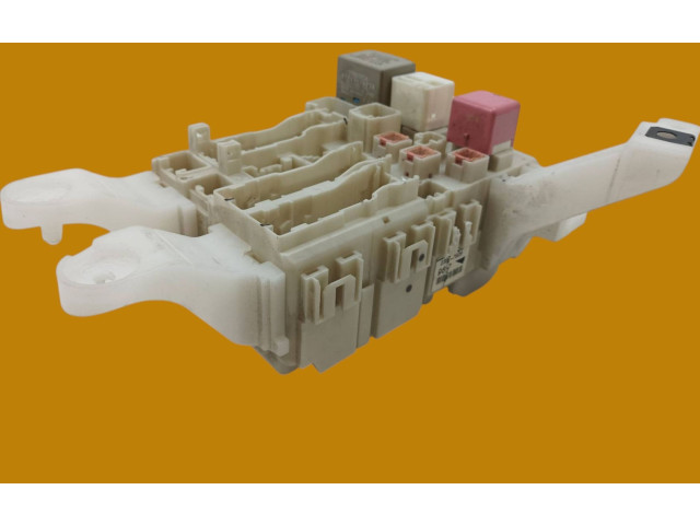 Pojistková skříňka 2393-7G09, 0211-7104 Toyota Auris 150 2007