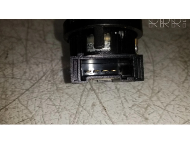 Громкоговоритель (громкоговорители) высокой частоты в передних дверях