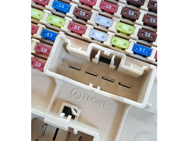 Блок предохранителей 91951J7900 KIA Ceed