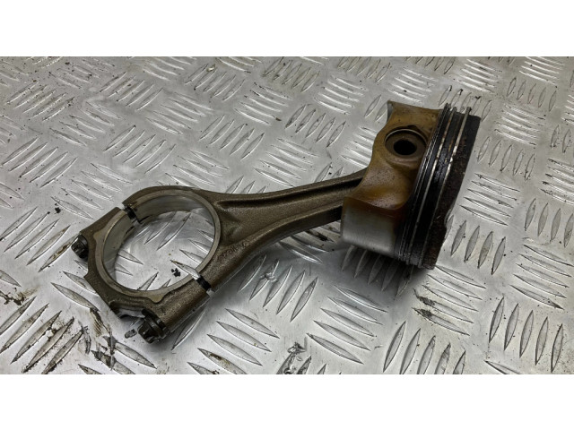 Píst 7 603 480, 11247603480 BMW 7 F01 F02 F03 F04 pro benzínový motor 4.4