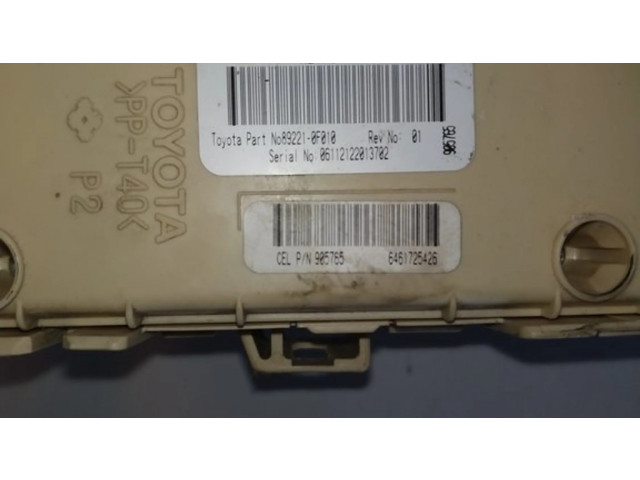 Блок предохранителей 892210F010   Toyota RAV 4 (XA30)    