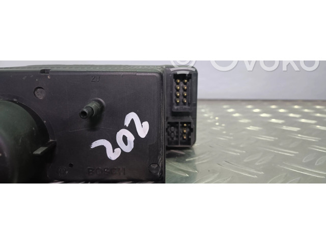 Pojistková skříňka 2028001048, 8701009703 Mercedes-Benz C W202 1995