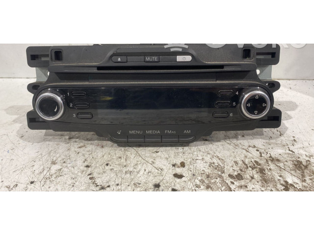 Радио/ проигрыватель CD/DVD / навигация    Alfa Romeo Giulietta