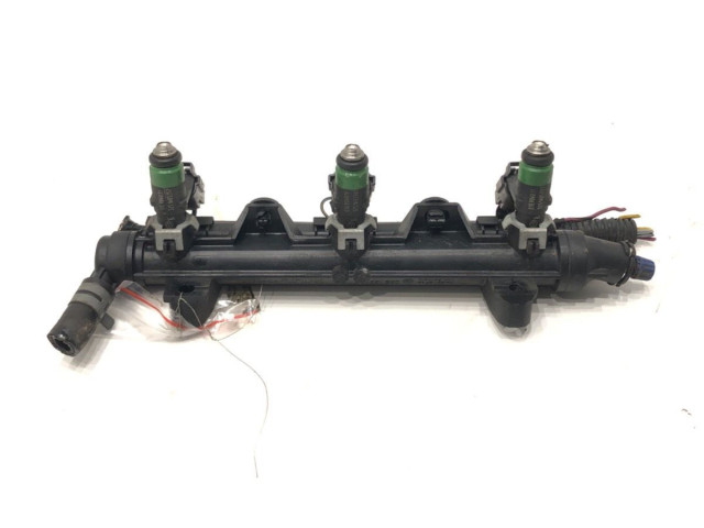 Топливная рампа 03E133319 Skoda Fabia Mk1 (6Y)