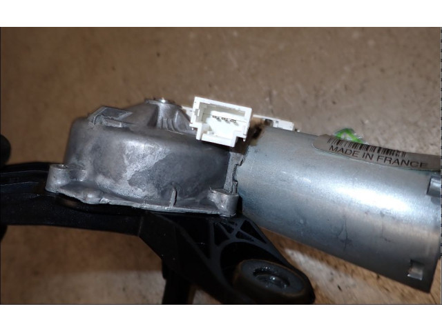 Моторчик заднего дворника 8200734582 Dacia Duster