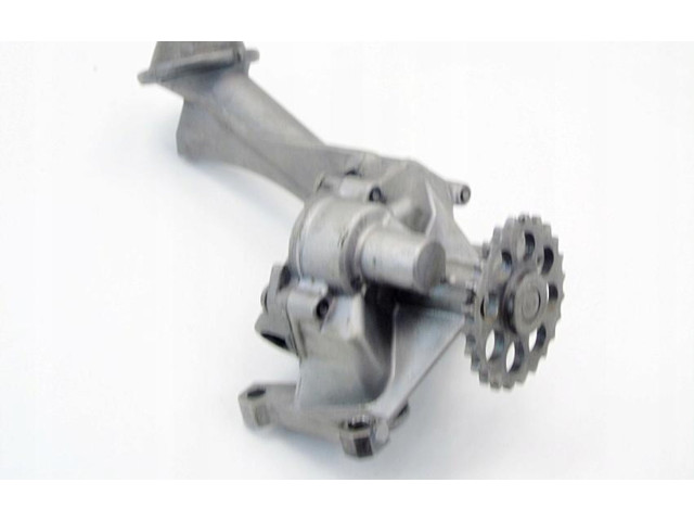 Масляный насос   6061810801  Mercedes-Benz Vito Viano W638 