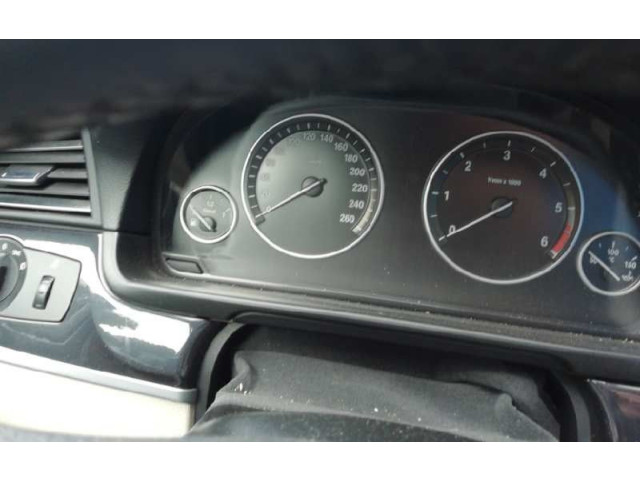 Přístrojová deska BMW 5 F10 F11 2013 929141401