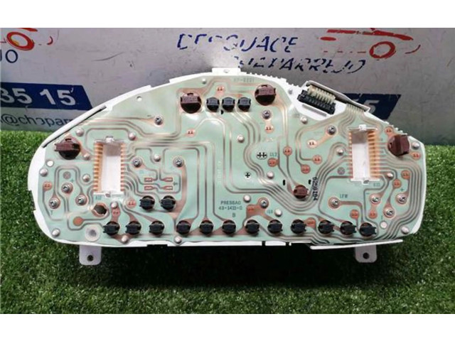 Панель приборов Mitsubishi Carisma