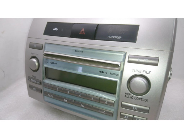 Радио/ проигрыватель CD/DVD / навигация