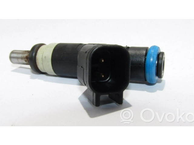 Vstřikovač 04891577AB   Dodge Caliber  pro benzínový motor 2.0 ECN 