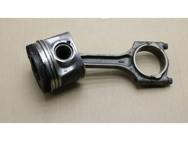  Поршень с шатуном D 5244 T12 174, 174  Volvo V70  