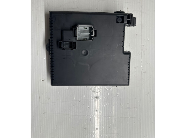 Блок предохранителей 8676391, 12217799   Volvo XC90    