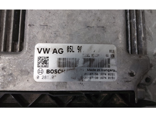 Блок управления двигателя 05L906022BN   Skoda Karoq