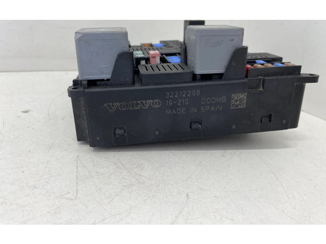 Блок предохранителей 32212298 Volvo XC90