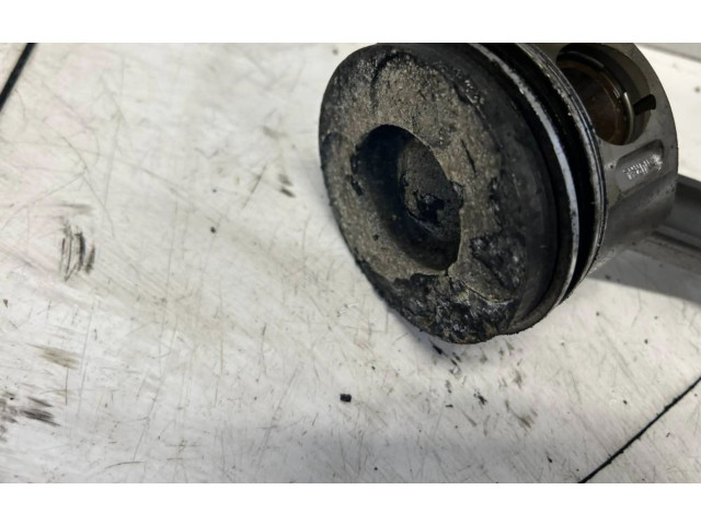  Поршень с шатуном    Mercedes-Benz E W211  