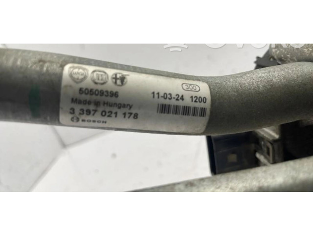 Моторчик дворников 50509396 Alfa Romeo Giulietta