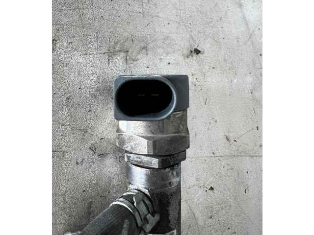 Топливная рампа 057130764AB   Skoda Superb B6 (3T)   для двигателя CFGB, CBBB