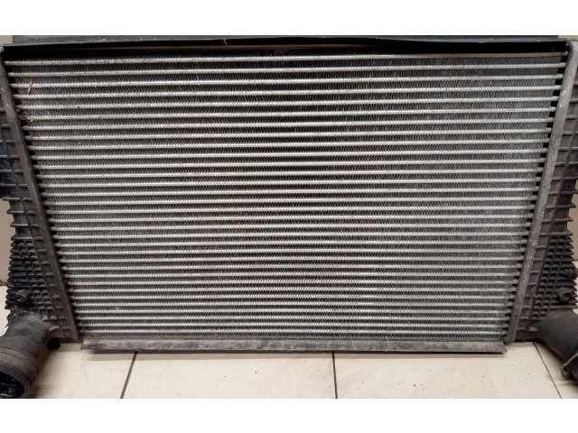 Интеркулер 1K0145803E Volkswagen Touran I