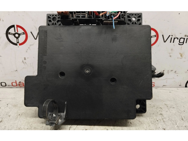 Блок предохранителей Mitsubishi Outlander