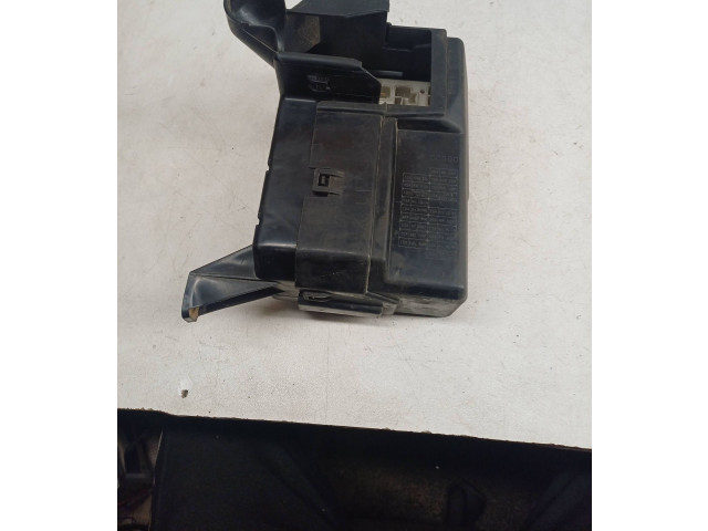 Pojistková skříňka 7154708230, 284B97Y000 Nissan Murano Z50 2006