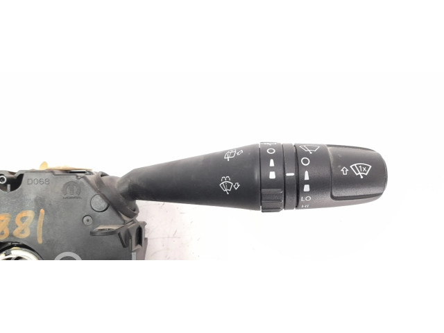 Мултифункционный включатель управления / ручка