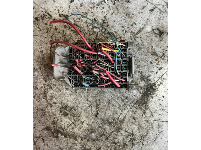 Блок предохранителей 9162439 Volvo V70