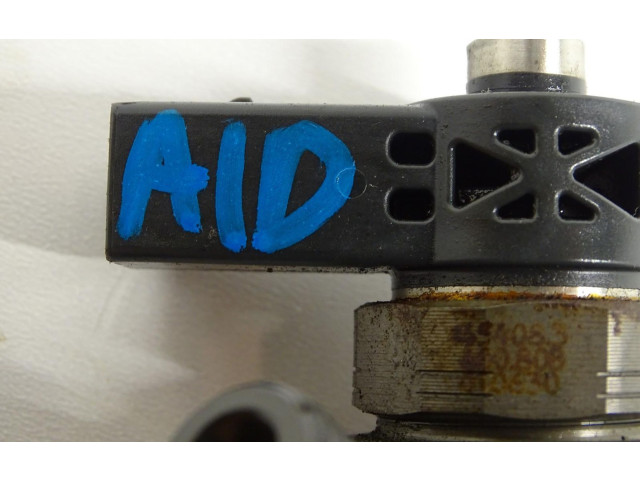 Форсунка 03L130277Q    Volkswagen PASSAT B7   