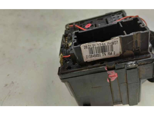 Ручка стеклоочистителей E10645650 Dacia Dokker