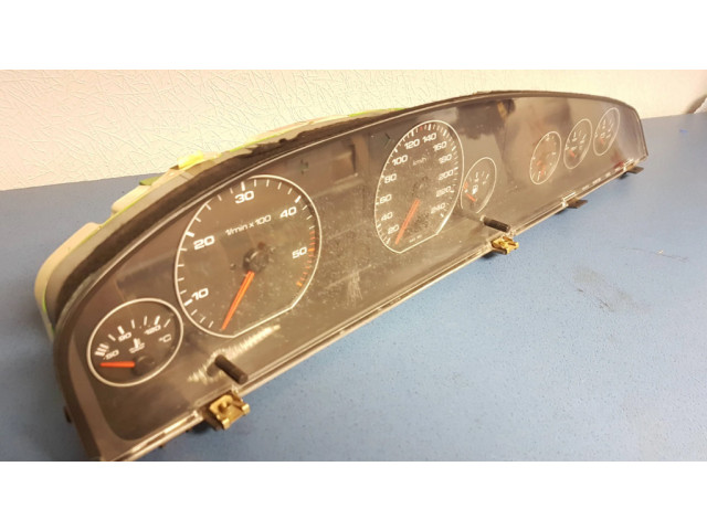 Přístrojová deska Audi A6 S6 C4 4A 1994 88311219