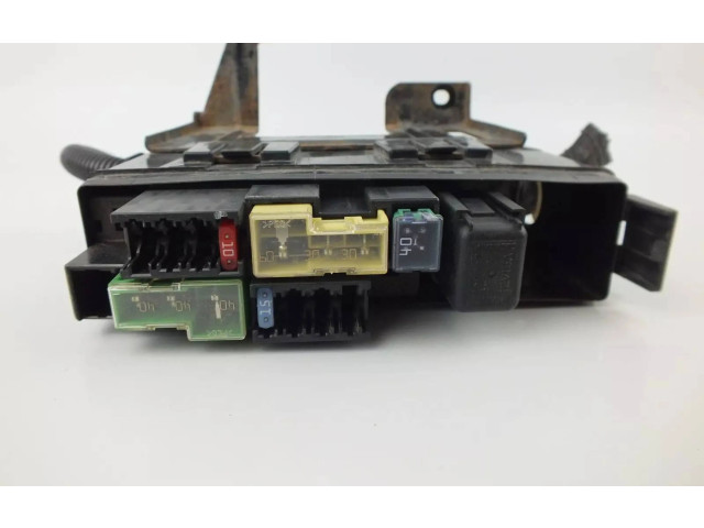 Pojistková skříňka 242822Y010 Nissan Maxima A34 2003